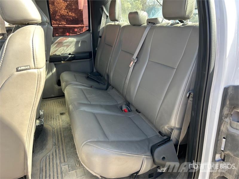 Ford F-250 XL 4x2 Extended Cab Pickup Muu