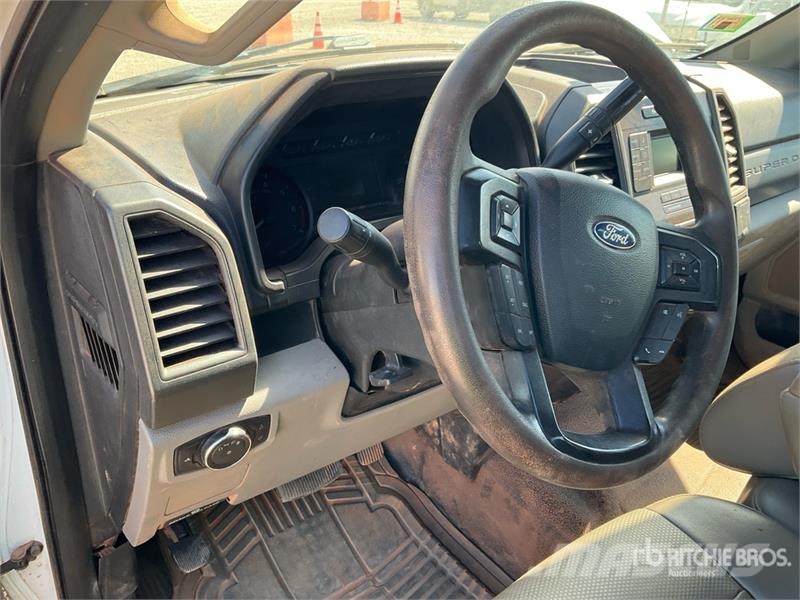 Ford F-250 XL 4x2 Extended Cab Pickup Inne