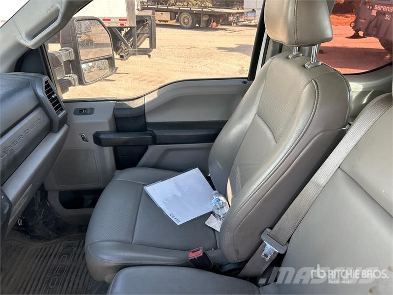 Ford F-250 XL 4x2 Extended Cab Pickup Muu