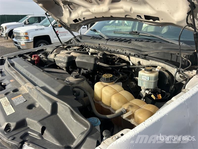 Ford F-250 XL 4x2 Extended Cab Pickup Ostalo