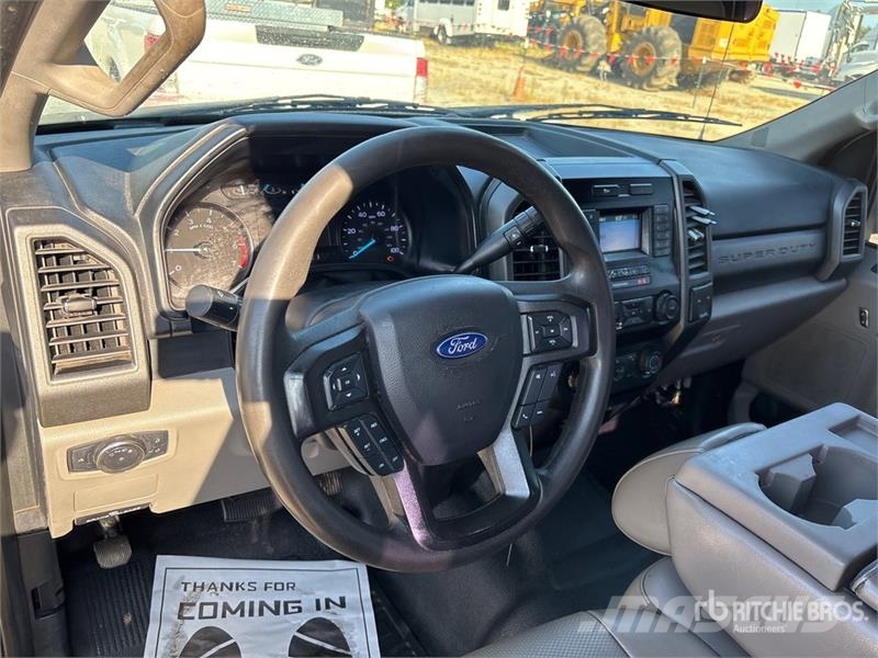 Ford F-250 XL 4x2 Extended Cab Pickup Muu