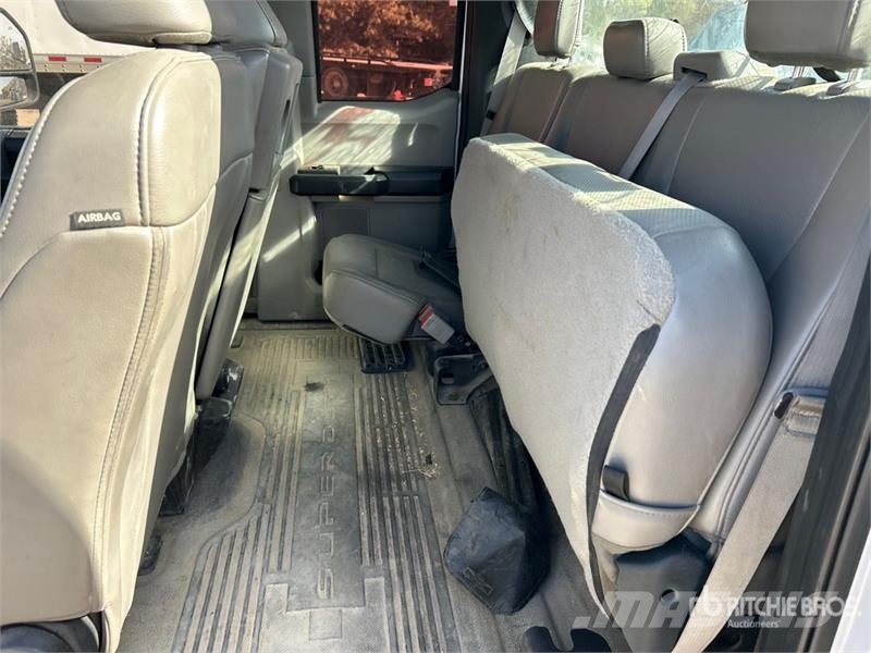 Ford F-250 XL 4x2 Extended Cab Pickup Muu