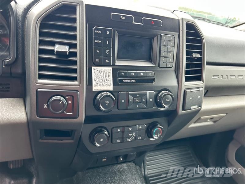 Ford F-250 XL 4x2 Extended Cab Pickup (Inoperable) その他