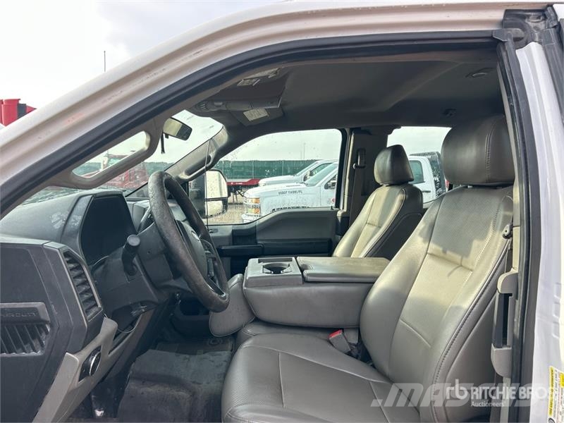Ford F-250 XL 4x2 Extended Cab Pickup Ostalo