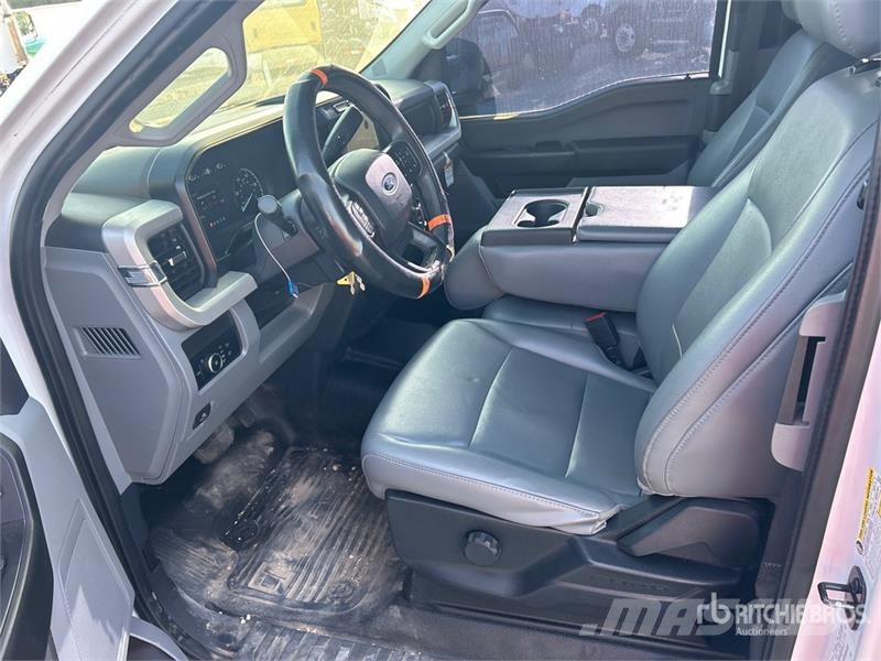 Ford F-250 XL 4x2 Extended Cab Pickup Andre varebiler