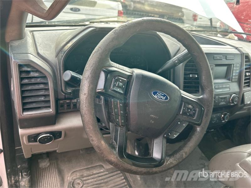 Ford F-250 XL 4x2 Extended Cab Pickup Ostalo