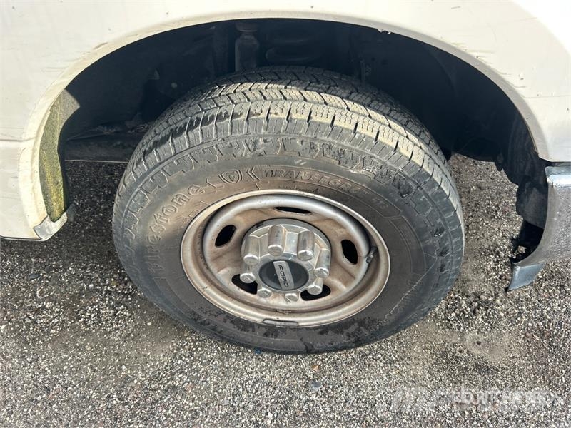 Ford F-250 XL 4x2 Extended Cab Pickup Ostalo