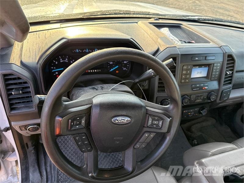 Ford F-250 XL 4x2 Extended Cab Pickup Інше