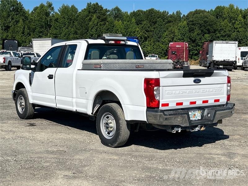 Ford F-250 XL 4x2 Extended Cab Pickup Ostalo