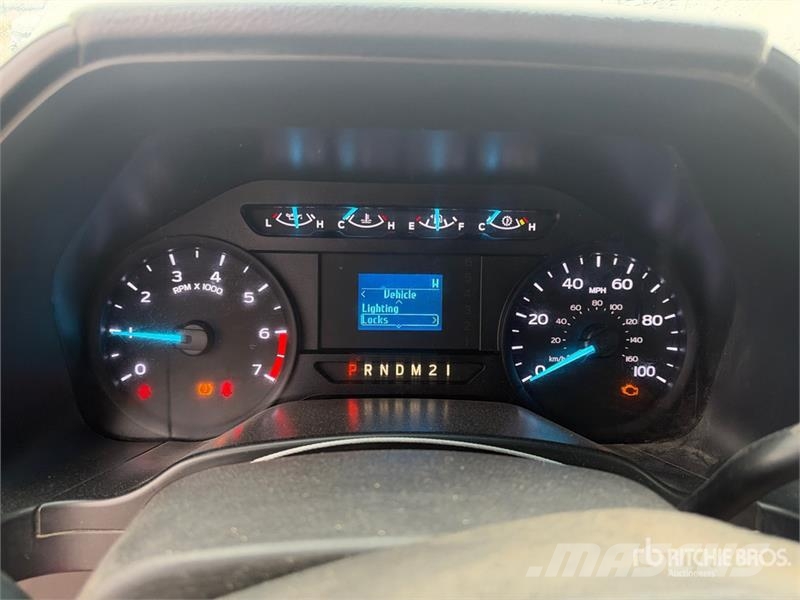 Ford F-250 XL 4x2 Extended Cab Pickup Egyéb