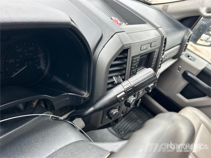 Ford F-250 XL 4x2 Extended Cab Pickup (Inoperable) その他