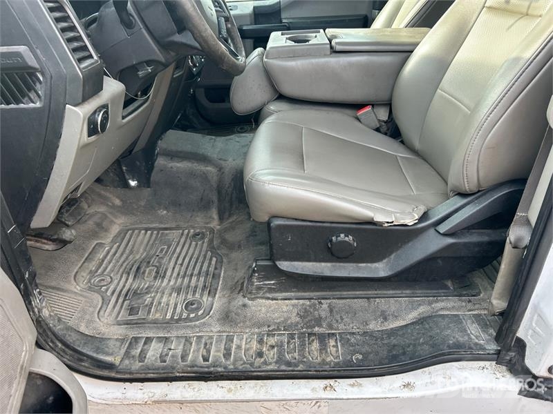 Ford F-250 XL 4x2 Extended Cab Pickup Ostalo