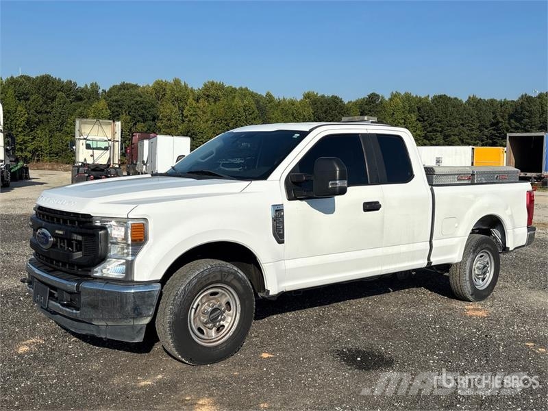 Ford F-250 XL 4x2 Extended Cab Pickup Muu