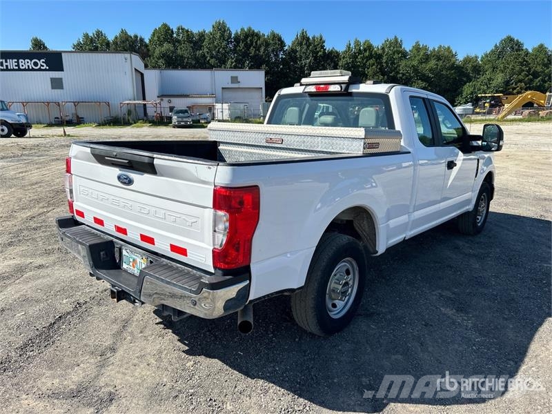 Ford F-250 XL 4x2 Extended Cab Pickup Ostalo