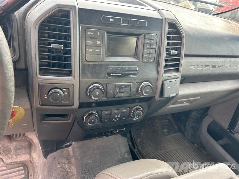 Ford F-250 XL 4x2 Extended Cab Pickup Ostalo
