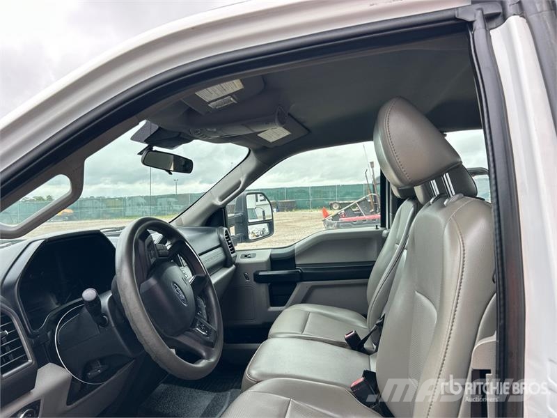 Ford F-250 XL 4x2 Extended Cab Pickup (Inoperable) その他