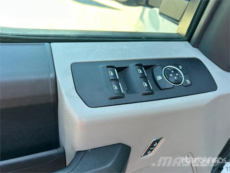 Ford F-250 XL 4x2 Extended Cab Pickup 其他