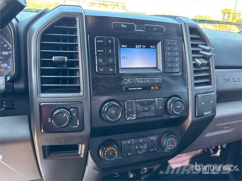 Ford F-250 XL 4x2 Extended Cab Pickup Muu
