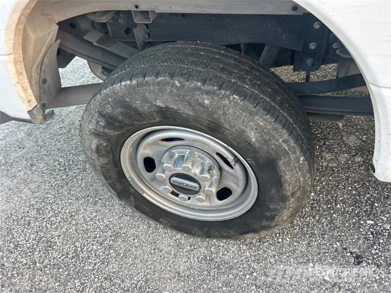 Ford F-250 XL 4x2 Extended Cab Pickup Furgoni altro