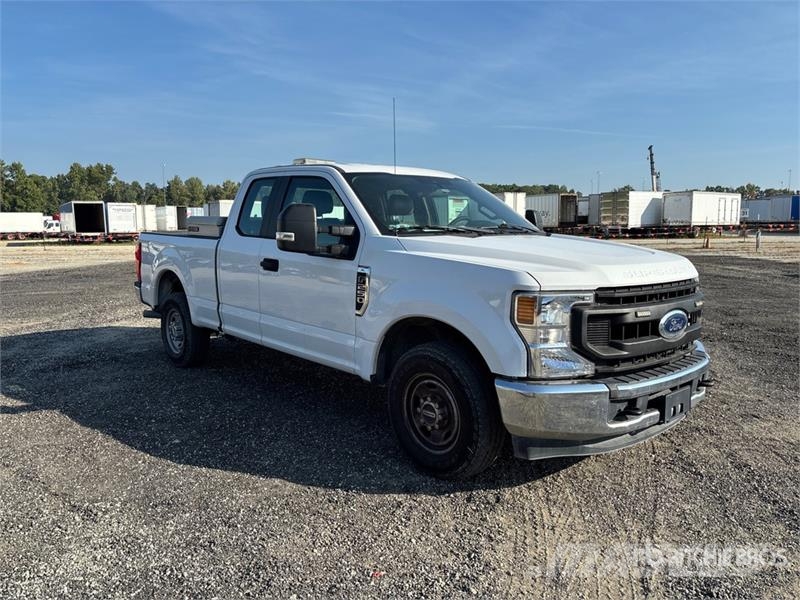Ford F-250 XL 4x2 Extended Cab Pickup أخرى