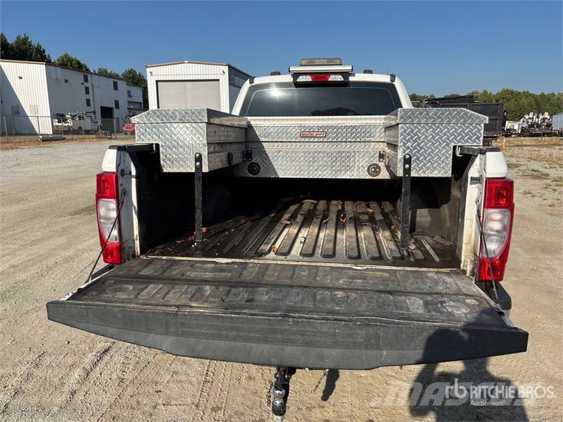 Ford F-250 XL 4x2 Extended Cab Pickup Muu