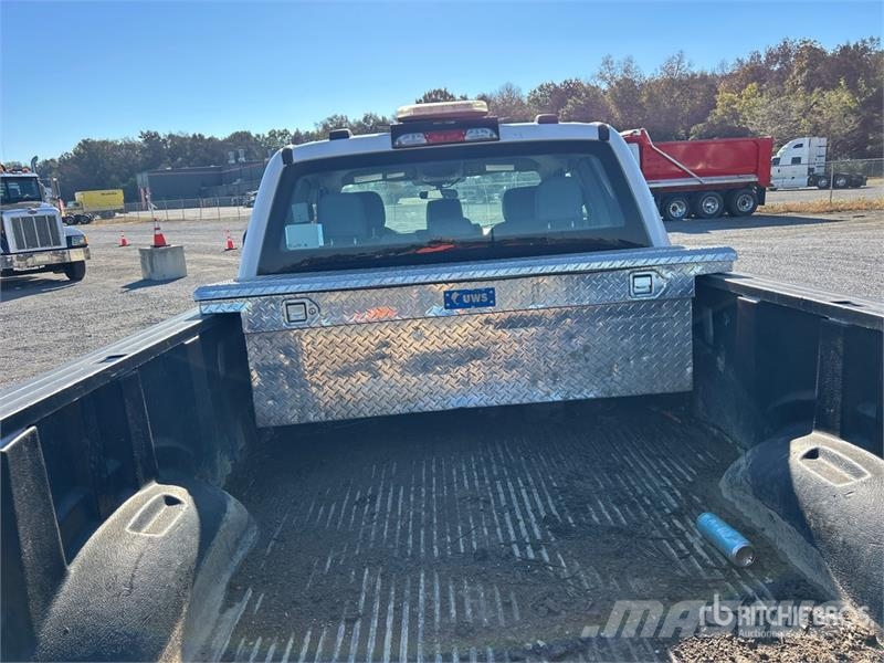 Ford F-250 XL 4x2 Extended Cab Pickup 其他