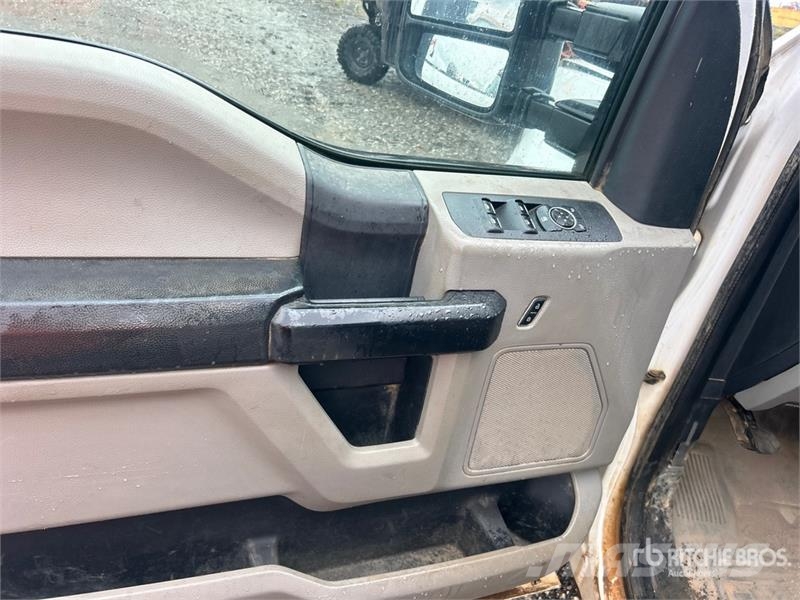 Ford F-250 XL 4x2 Extended Cab Pickup 其他