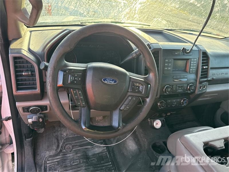 Ford F-250 XL 4x2 Extended Cab Pickup Прочие фургоны