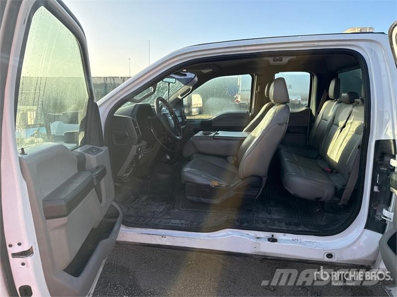 Ford F-250 XL 4x2 Extended Cab Pickup Прочие фургоны