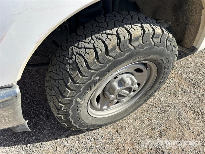 Ford F-250 XL 4x2 Extended Cab Pickup Muu