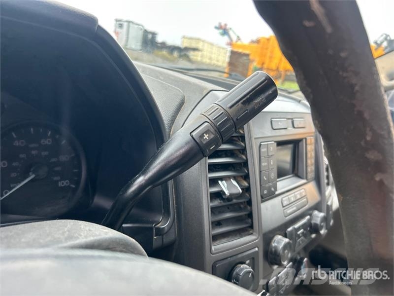 Ford F-250 XL 4x2 Extended Cab Pickup 其他