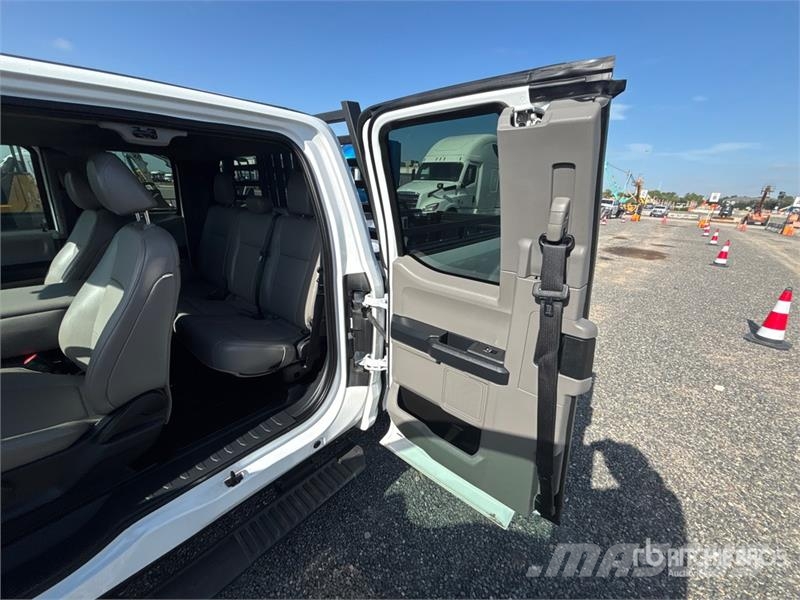 Ford F-250 XL 4x2 Extended Cab Pickup Andre varebiler