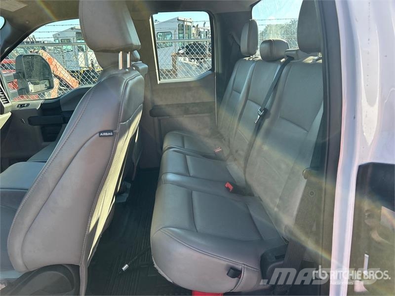 Ford F-250 XL 4x2 Extended Cab Pickup 其他