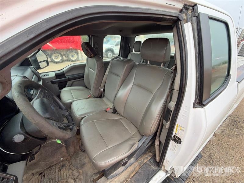 Ford F-250 XL 4x2 Extended Cab Pickup Egyéb