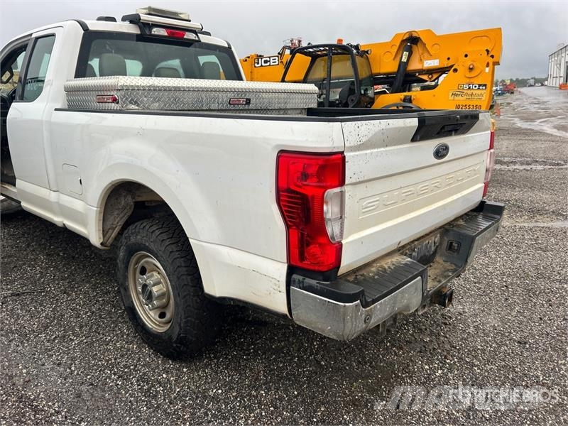 Ford F-250 XL 4x2 Extended Cab Pickup 其他