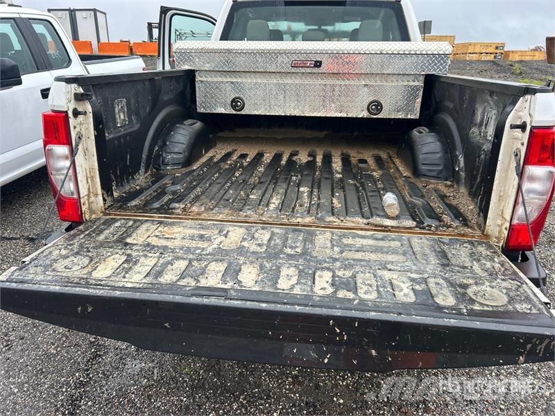 Ford F-250 XL 4x2 Extended Cab Pickup 其他