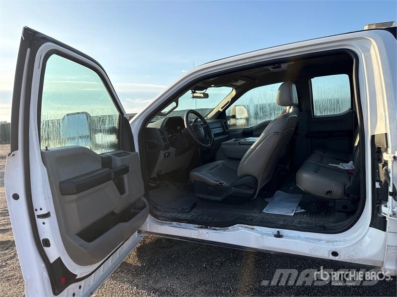 Ford F-250 XL 4x2 Extended Cab Pickup Інше