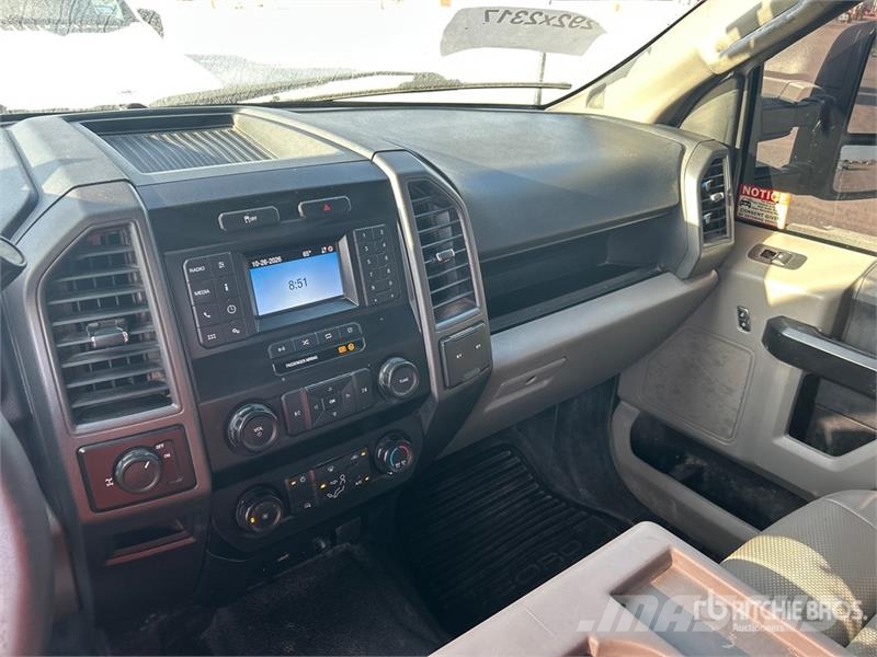 Ford F-250 XL 4x2 Extended Cab Pickup Andre varebiler
