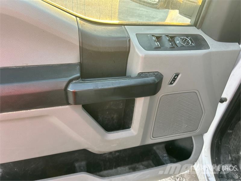 Ford F-250 XL 4x2 Extended Cab Pickup Furgoni altro