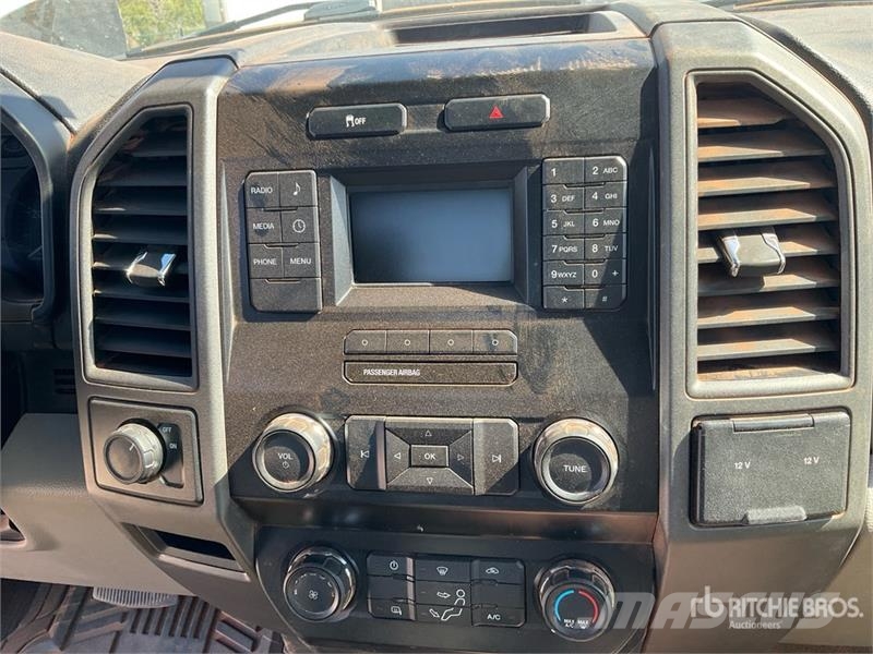 Ford F-250 XL 4x2 Extended Cab Pickup Inne