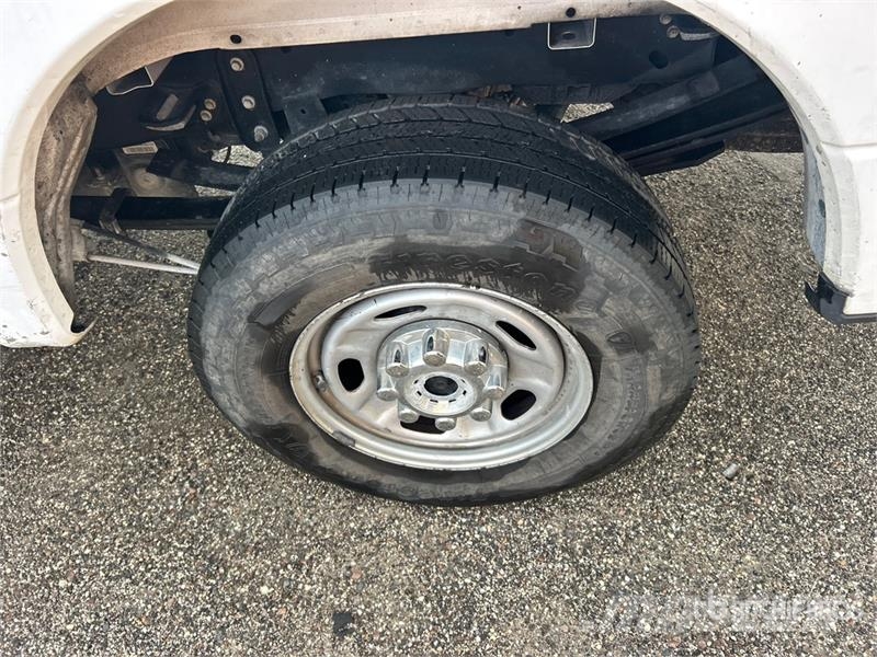 Ford F-250 XL 4x2 Extended Cab Pickup Ostalo