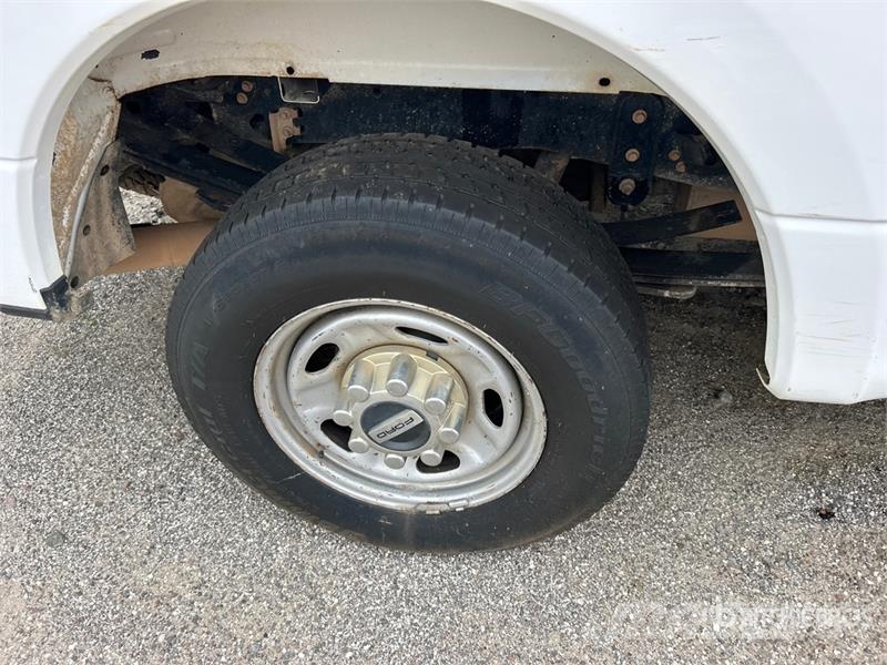 Ford F-250 XL 4x2 Extended Cab Pickup (Inoperable) その他