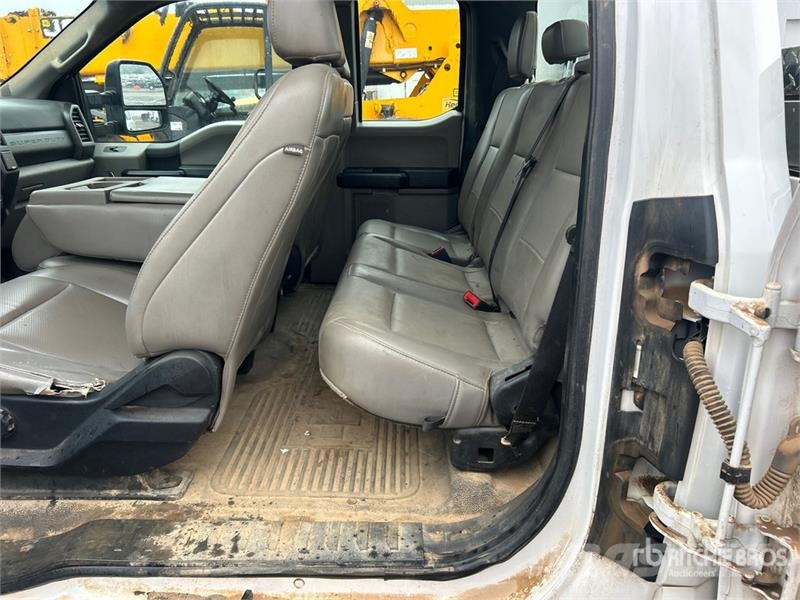 Ford F-250 XL 4x2 Extended Cab Pickup 其他