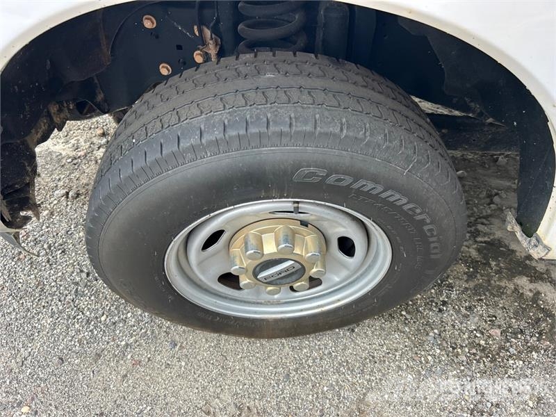 Ford F-250 XL 4x2 Extended Cab Pickup (Inoperable) その他