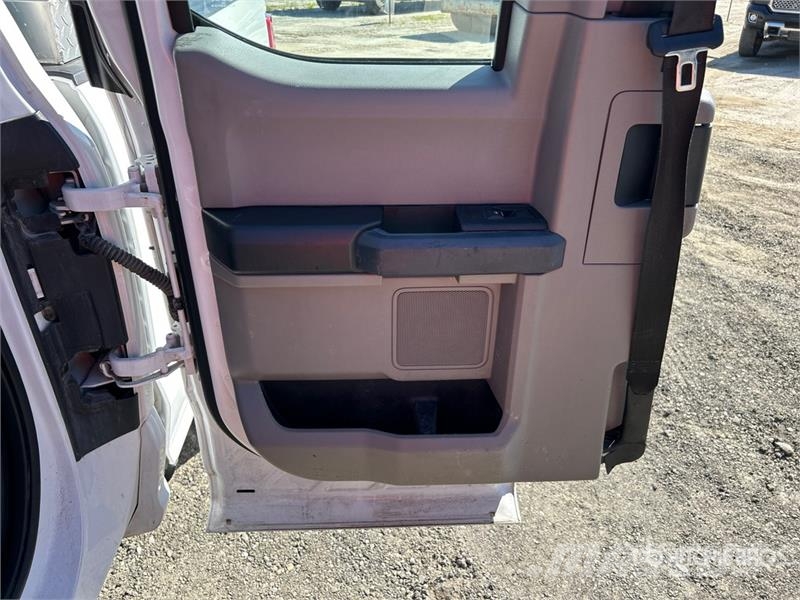 Ford F-250 XL 4x2 Extended Cab Pickup Ostalo