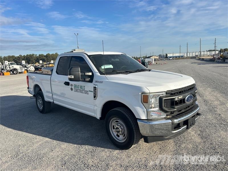 Ford F-250 XL 4x2 Extended Cab Pickup Andre varebiler