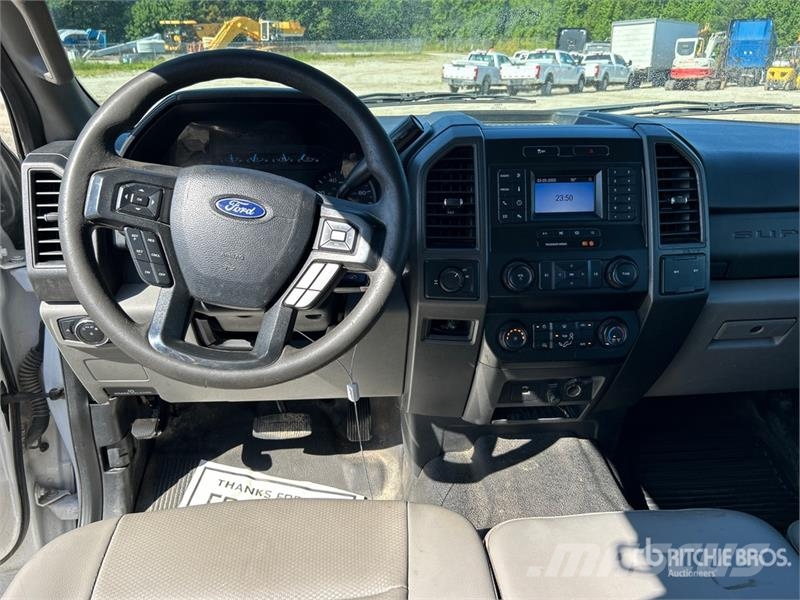 Ford F-250 XL 4x2 Extended Cab Pickup Ostalo