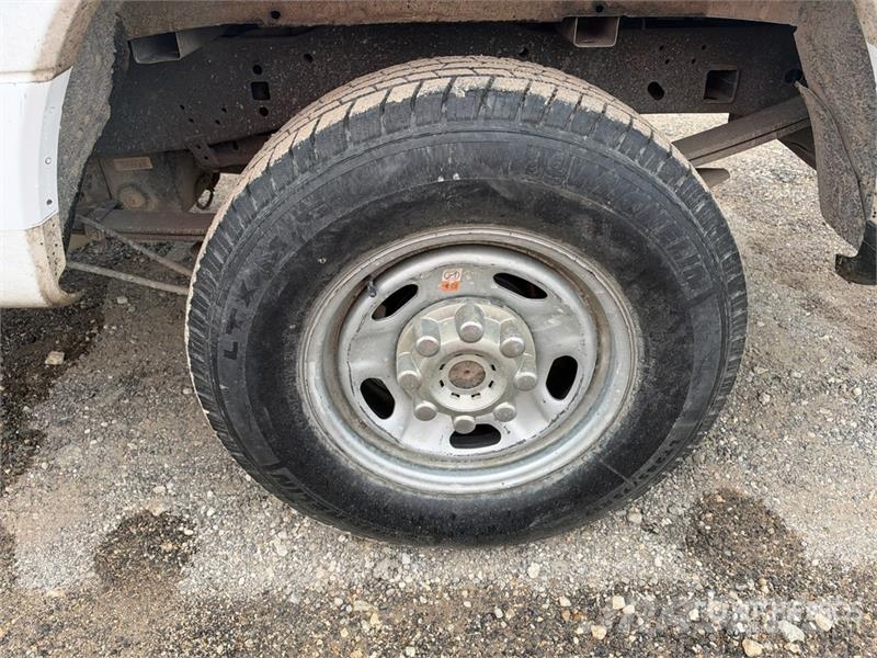 Ford F-250 XL 4x2 Extended Cab Pickup Egyéb