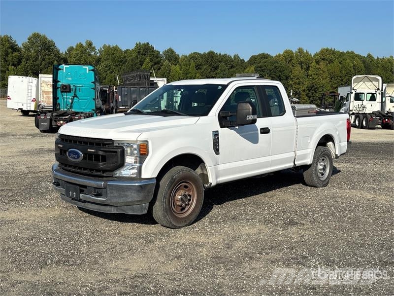 Ford F-250 XL 4x2 Extended Cab Pickup أخرى