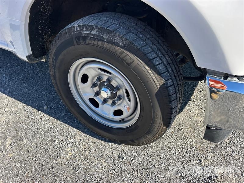 Ford F-250 XL 4x2 Extended Cab Pickup 其他